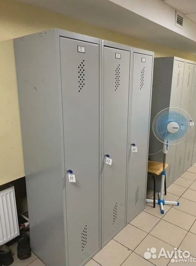 Шкаф металлический для одежды