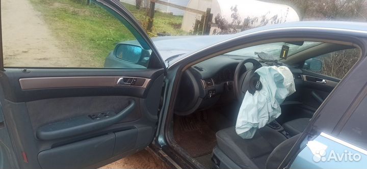 Audi A6 2.5 МТ, 1998, битый, 350 000 км