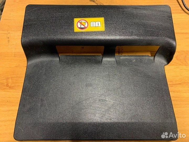 Крышка аккумулятора Mercedes-Benz Ml 63Amg W166