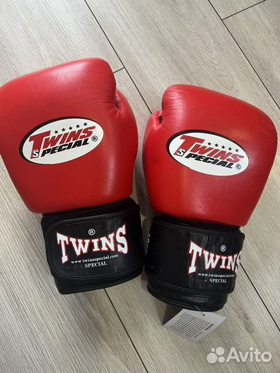 Боксерские перчатки 14 и 16 унций