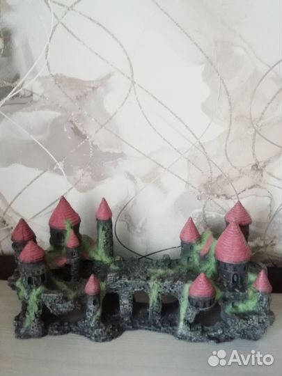 Замок для аквариума