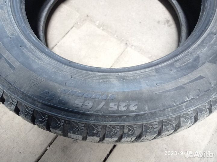 Michelin X-Ice North 225/65 R17