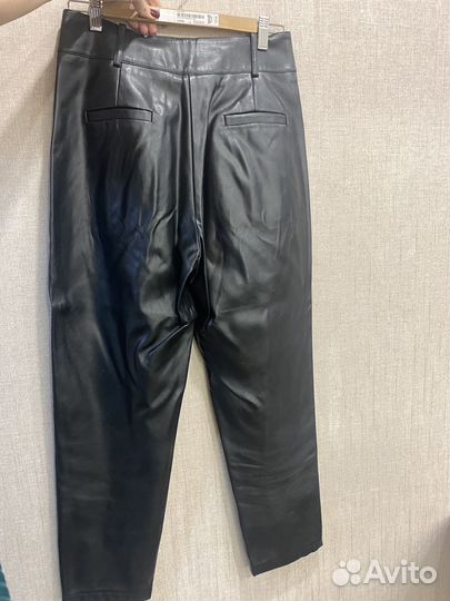 Брюки укороченные кожаные