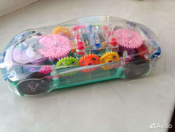 Машинка свет, звук, ездит