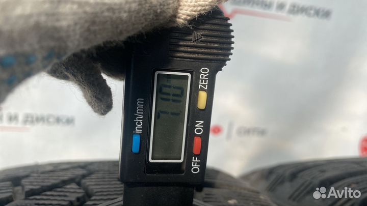 Bridgestone Blizzak Spike-01 225/65 R17 106T