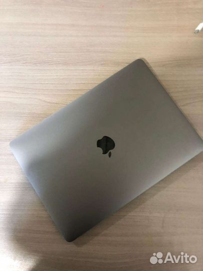 Ноутбук apple macbook pro 2017