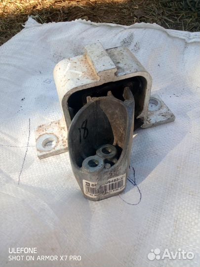 Верхняя опора двигателя Лада хрей