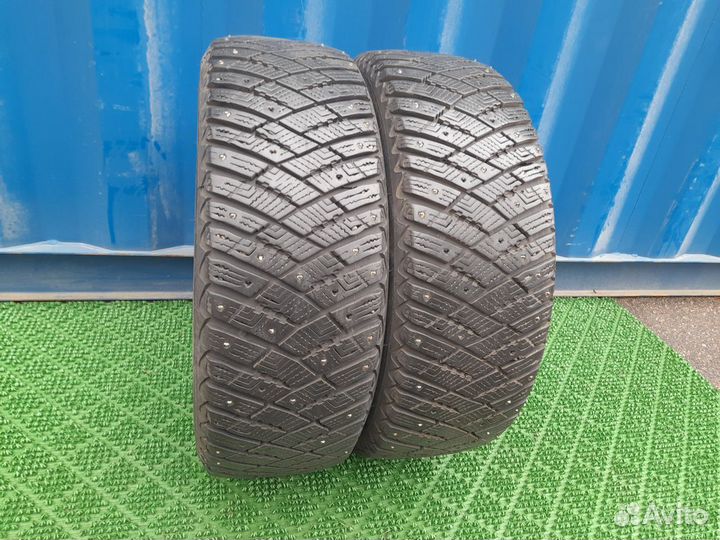 Goodyear Ultragrip Ice Arctic 215/60 R16 101T