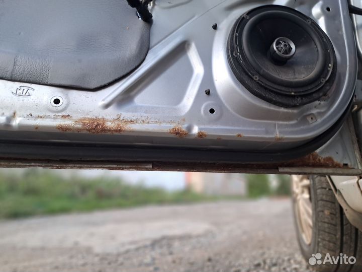 Левая передняя на Kia Rio 2 Рестайл
