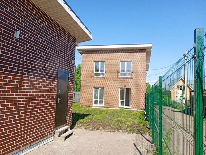 Дом 104 м² на участке 4 сот.