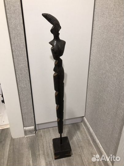 Статуэтка из дерева