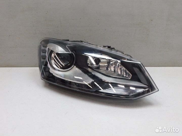 Фара правая Volkswagen Polo