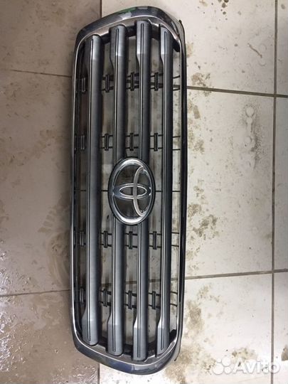 Решетка радиатора toyota land cruiser 200