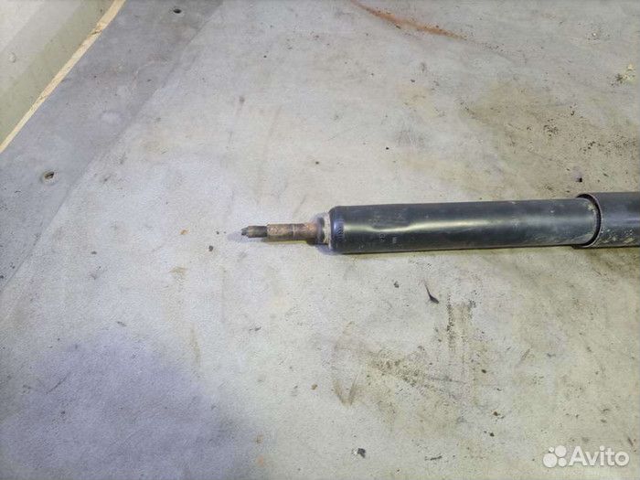 Амортизатор передний Nissan Patrol Y61 (1997—2004) 49788