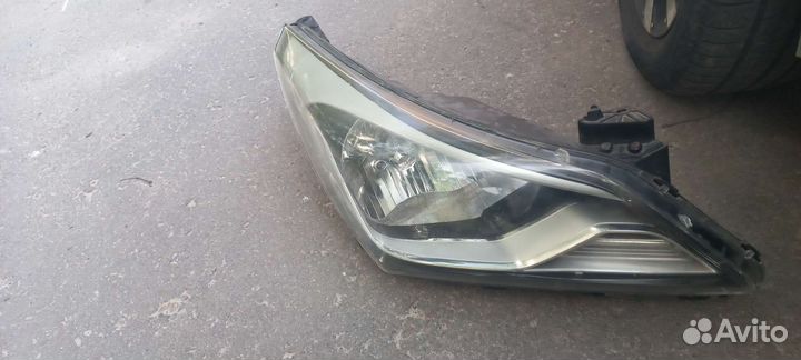 Правая фара Hyundai solaris 2014