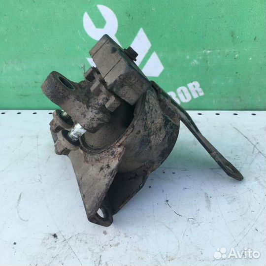 Опора двигателя правая Тойота Карина Е