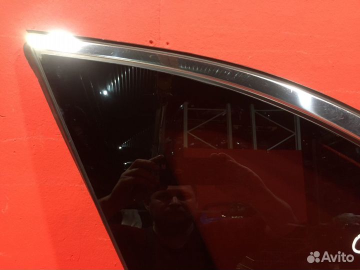 Стекло в кузов заднее левое Kia Sorento 3 (Um)