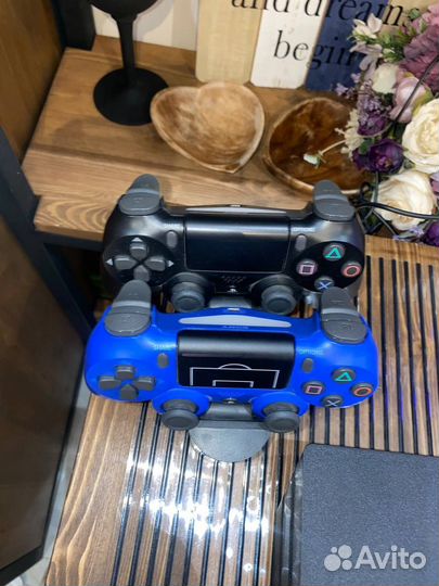 Sony PS4 Pro 1tb + 450 игр и зарядное устройство
