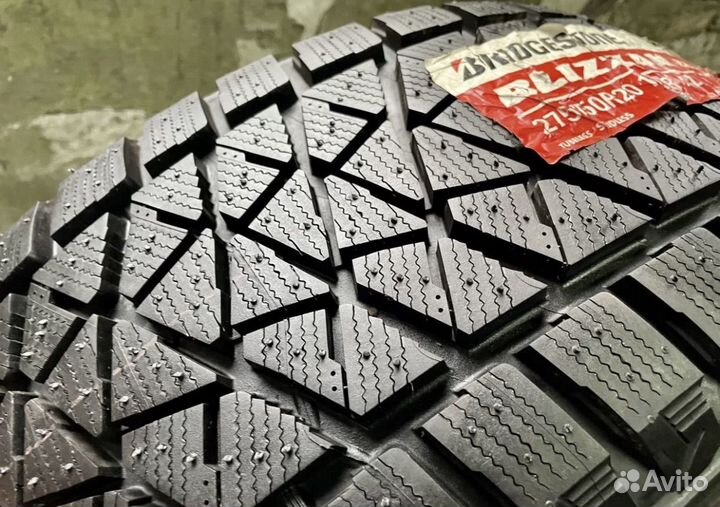 Bridgestone Blizzak DM-V2 275/50 R20 113R