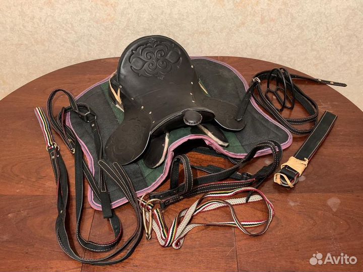 Седло для лошади