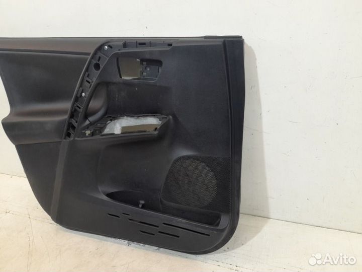 Обшивка двери передняя левая Toyota Rav4 40