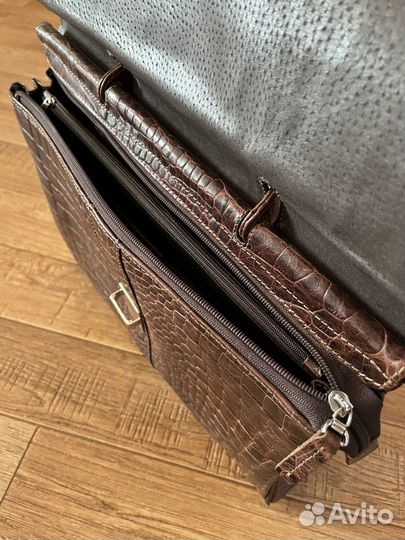 Женский кожаный портфель