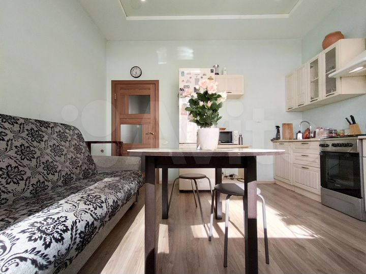 2-к. квартира, 73,2 м², 2/4 эт.