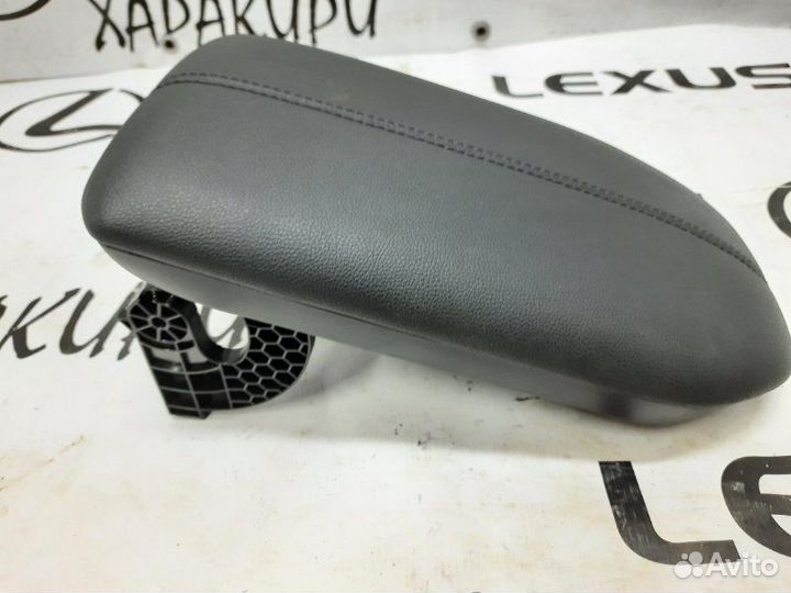 Крышка подлокотника Toyota Rav4 А50 2019-Н.в