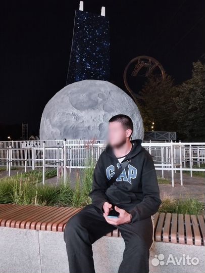 Сотрудник пункта выдачи валдберис