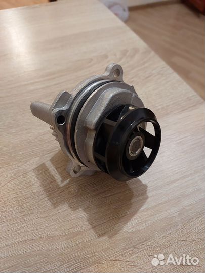 Audi a4 b5 помпа dolz (Водяной насос)