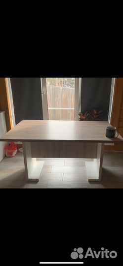 Кухонный стол