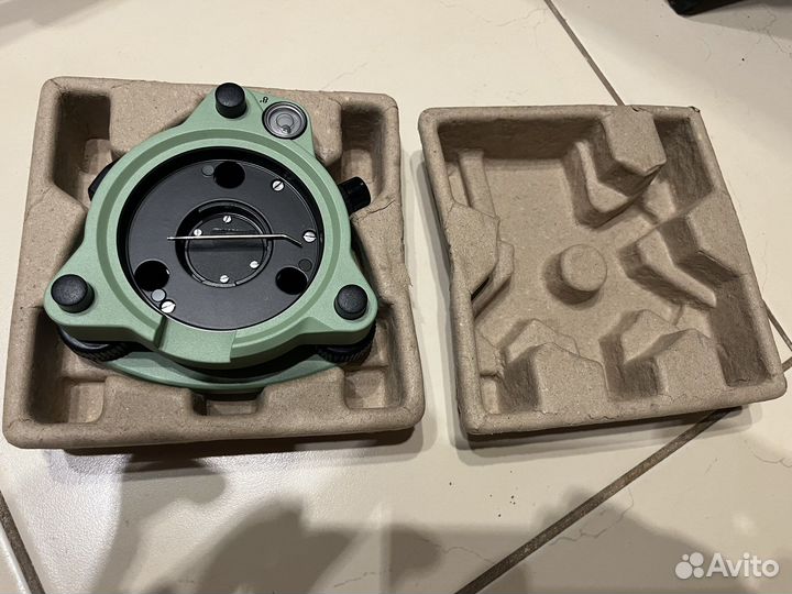 Трегер Leica GDF322 с оптическим ценнтриром