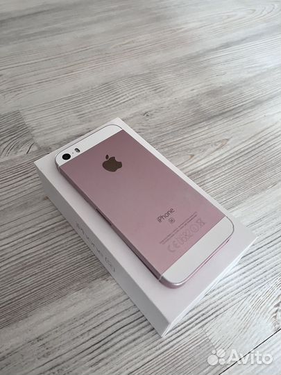 iPhone SE, 32 ГБ