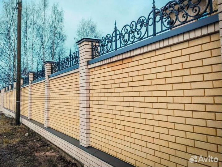 Забор из кирпича