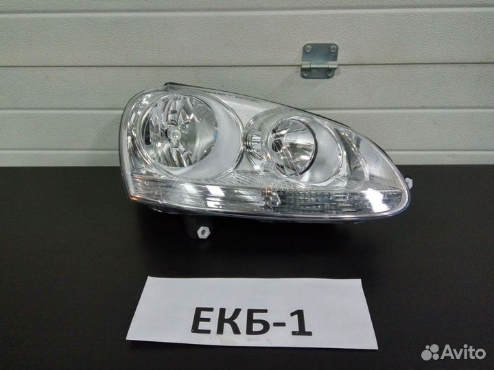 Фара правая Volkswagen Golf 5 2003-2009