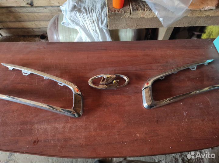 Реснички и значок хром на granta fl