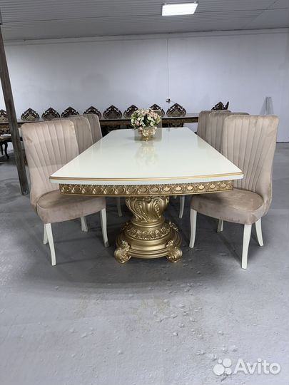 Кухонный стол и стулья комплект