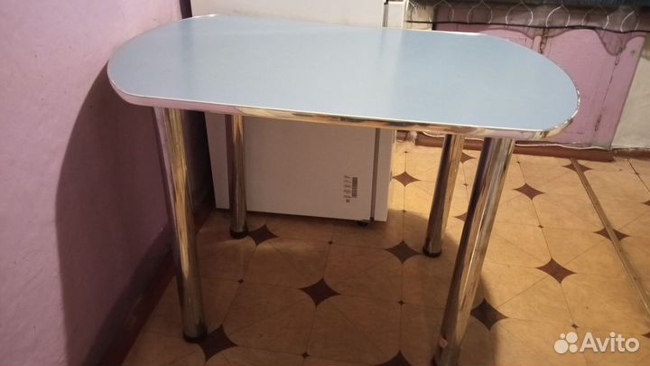 Кухонный стол