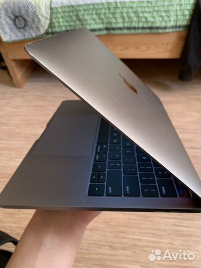 Apple MacBook Pro 13 2017 Touch Bar