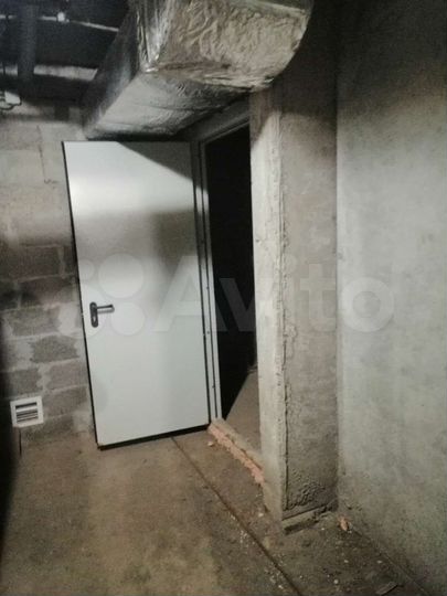 Машиноместо, 10 м²
