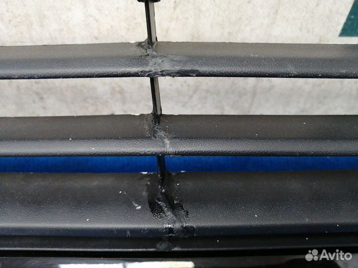 Решетка переднего бампера 6RU853677C Volkswagen