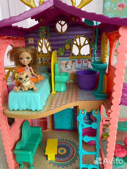 Продаю домик Enchantinals