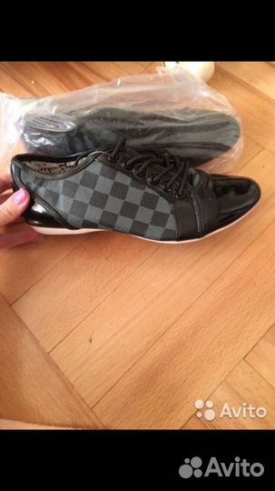 Кроссовки новые