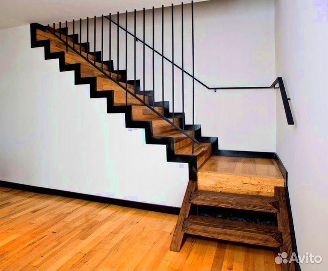 Лестница в коттедж