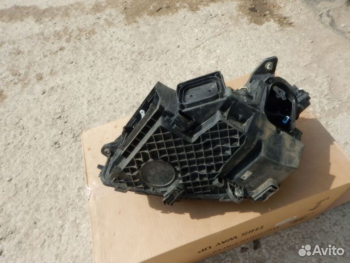 Корпус фары правой Mercedes-Benz GLC X253