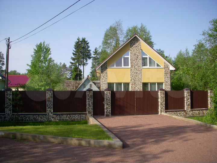 Коттедж 135 м² на участке 8 сот.