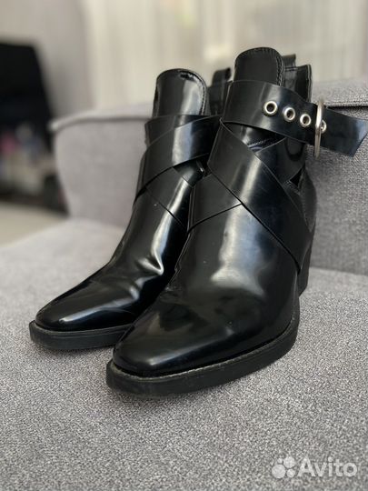 Казаки лаковые женские 37 размер