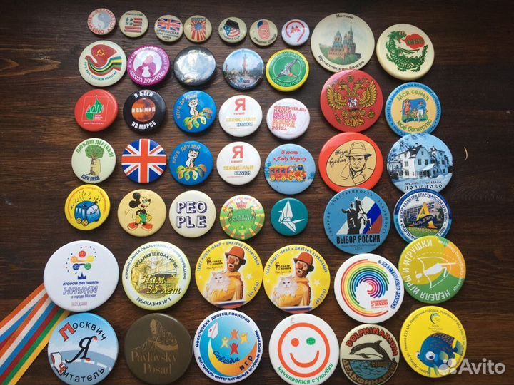 Спорт россии значки. Значки Коломна. Коломенский значок. Коломенское пиктограмма. Значок Коломна 1977.