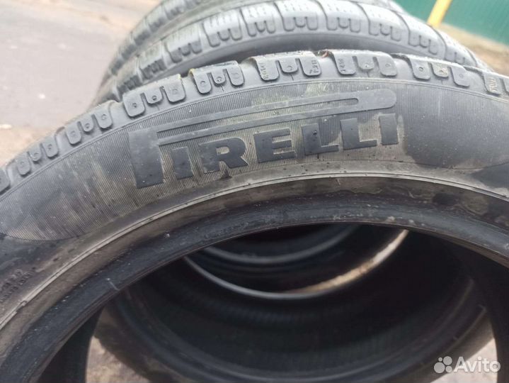 Pirelli Winter Sottozero 210 Serie II 215/50 R17