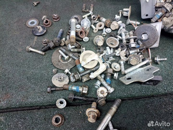 Болты Chevrolet Aveo 1 T255 1.2 B12D1 2009